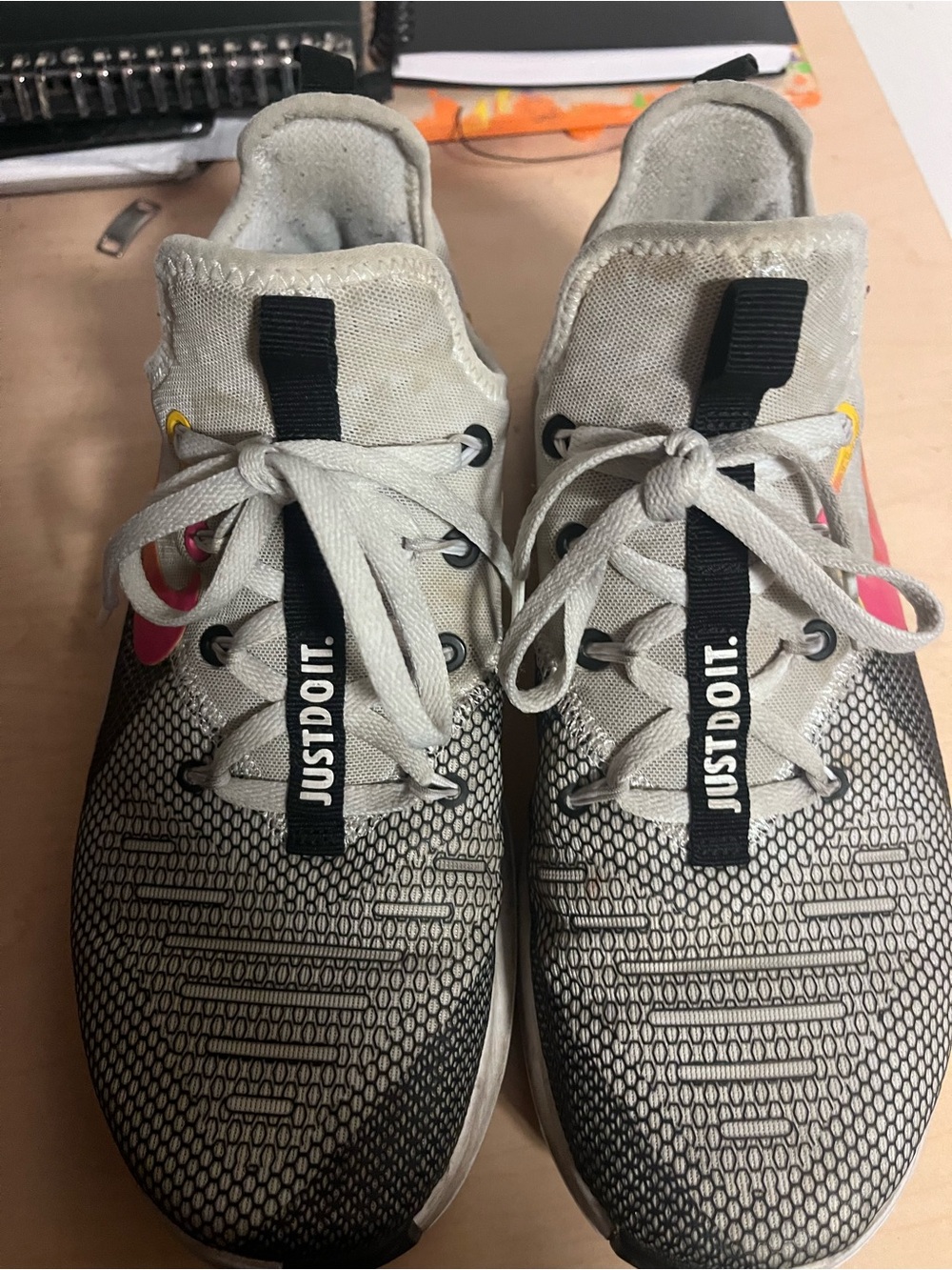 Nike White Gray Training Pink-to-Yellow Swoosh TR 8 running lightweight gym 8.5 - Picture 3 of 7